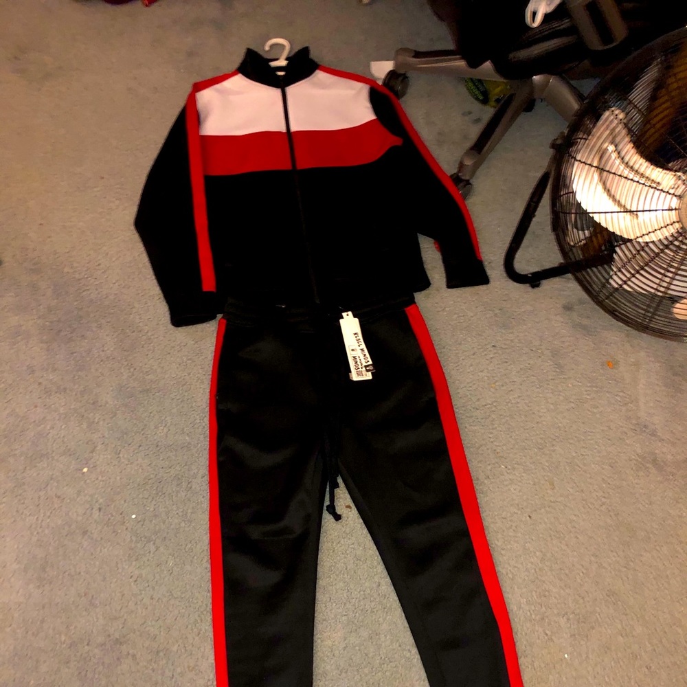 Rebel minds sweat suit